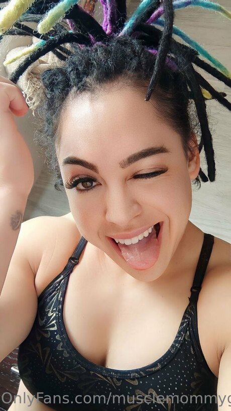 Queenmuscleavery kunst nacktheit archiv