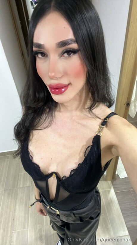 Queenjohana schöne porno bild