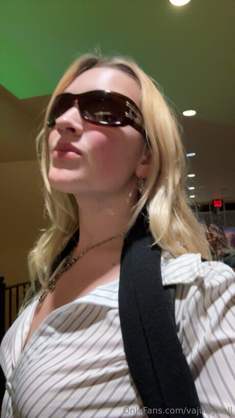 Divadoll1 top exklusive bild