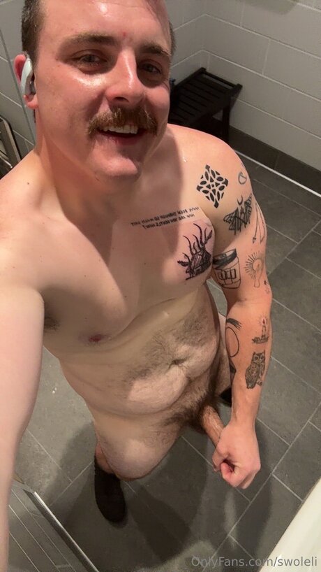 Swoleli pornostar kunst bilder