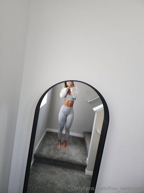 Livv Swenson exklusive nackten fotos