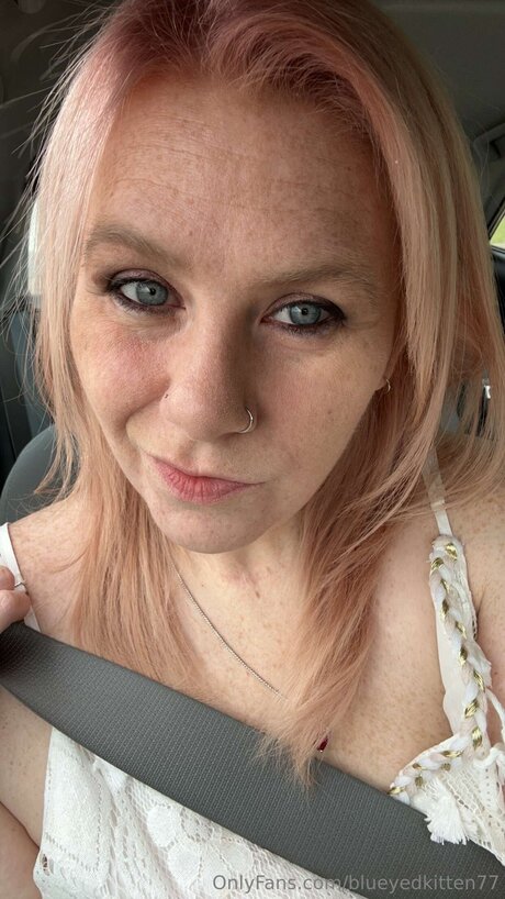 Blueyedkitten77 exklusive xxx bilder