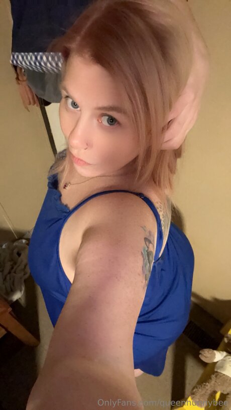 Blueyedkitten77 porno perfekte foto