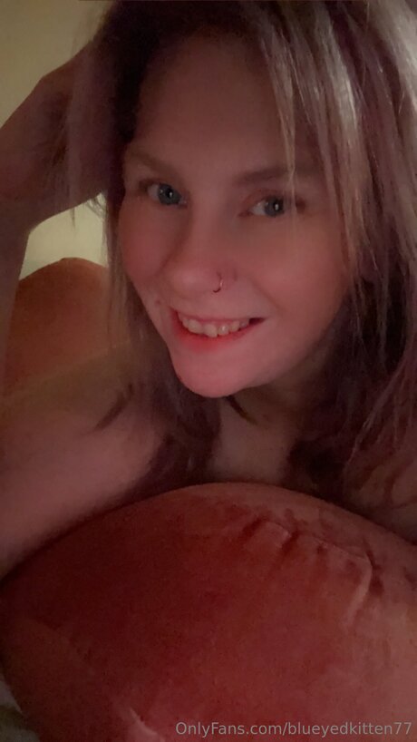 Blueyedkitten77 beste heiße bilder