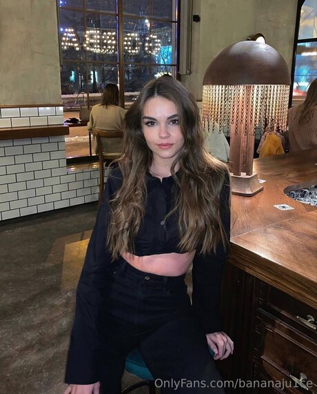 Bananaju1ce nackt pornografische bild