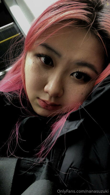 Nanasuzuki hd akt foto