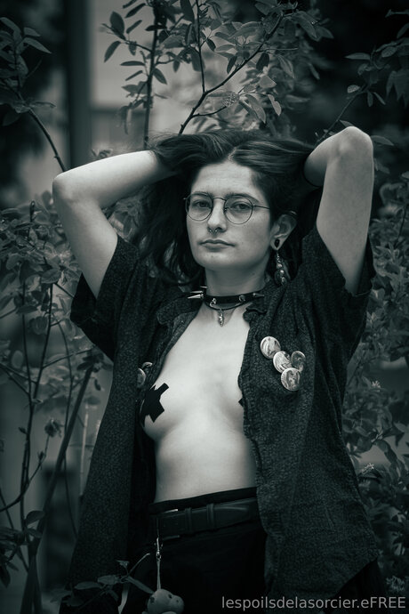 Poilsdesorcier Efree hübsche nackte foto