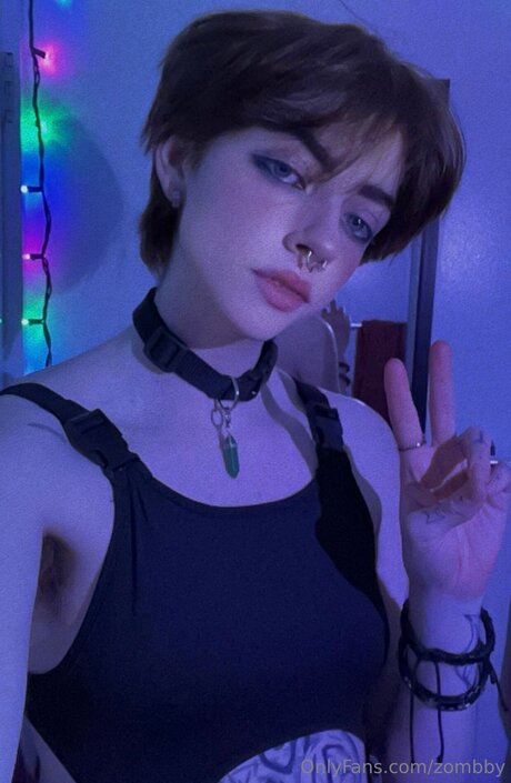 Zombby nacktheit hübsche fotos