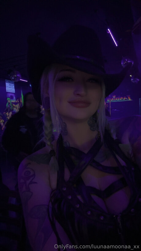 Luunaamoonaa Xx erwachsene hd bild