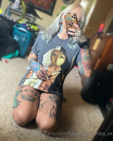 Luunaamoonaa Xx model pornographische fotos