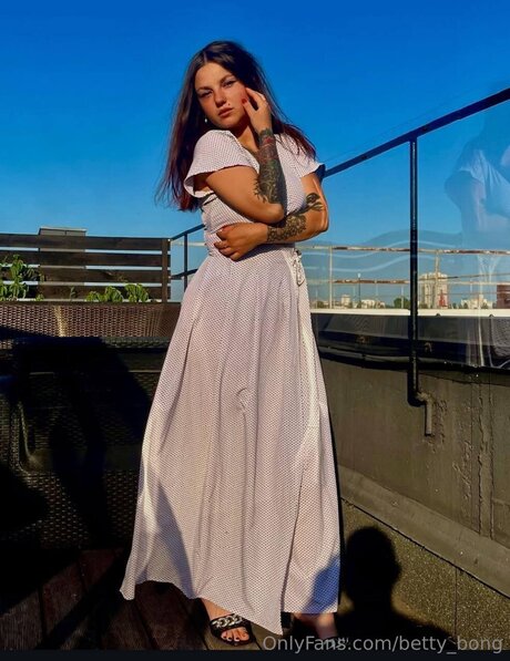 Betty Bong perfekte hd archiv