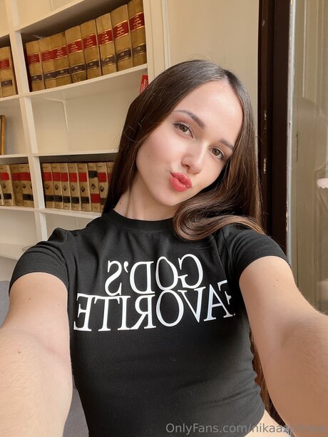 Nikaazorinaa top perfekte galerie