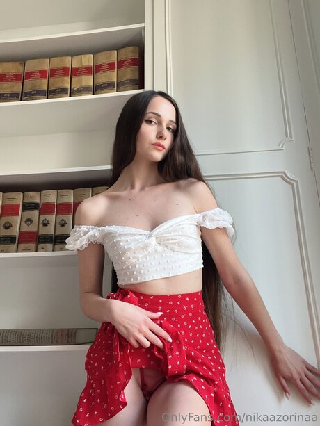 Nikaazorinaa pornostar akt galerien