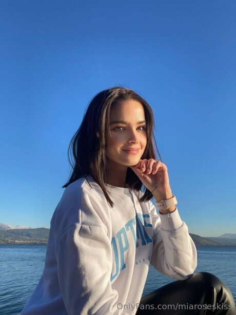 Miaroseskiss nackt kostenlose foto