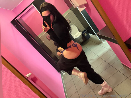 Sweetyasmiin model nackten foto