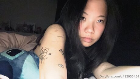 U412955454 model kunst galerien