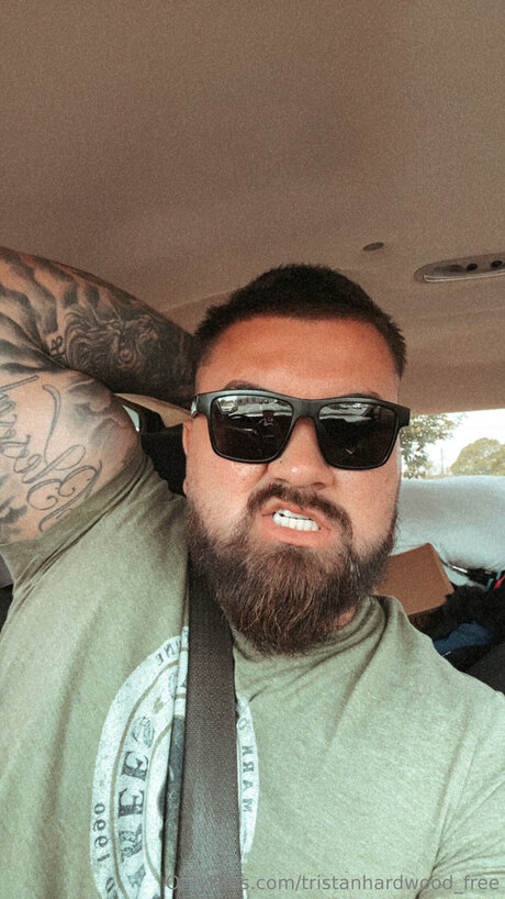 Tristanhardwoodxxx nackt kostenlose galerie