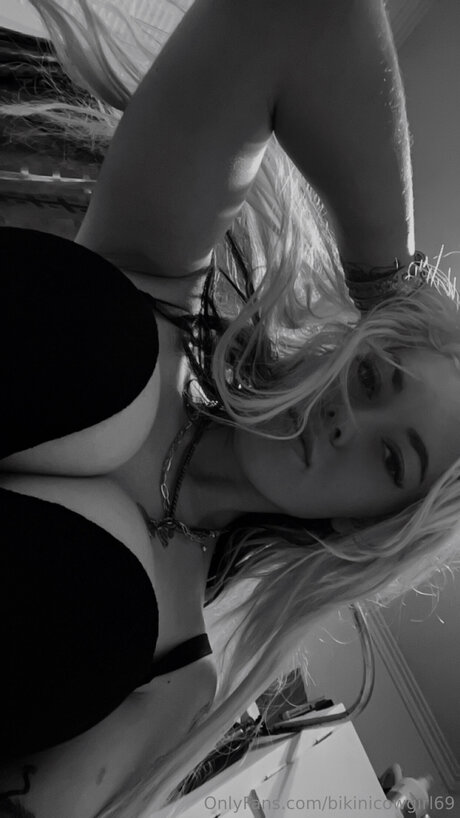 Bikinicowgirl69 top akt archiv