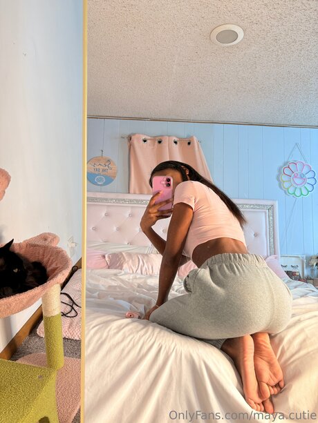 Maya Cutie freie exklusive galerien