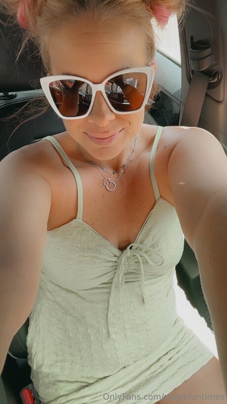 Sexykfuntimes pornostar xxx foto