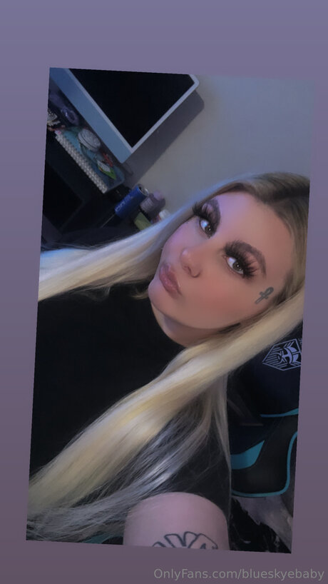 Blueskyebaby hübsche erwachsene bild