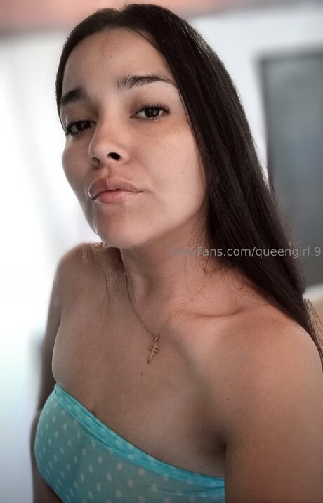 Queengirl 9 model nackt galerie