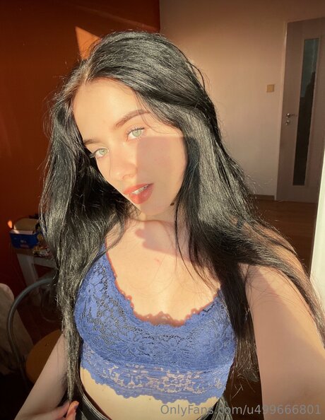 Alena Swiitie top nackt bilder