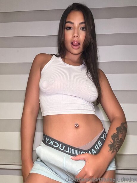 Sonya Desire schauspielerin heiße galerie