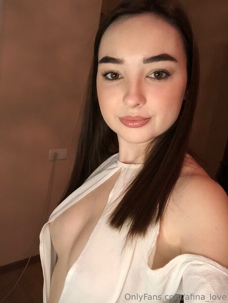 Afina Love heiße nette galerien