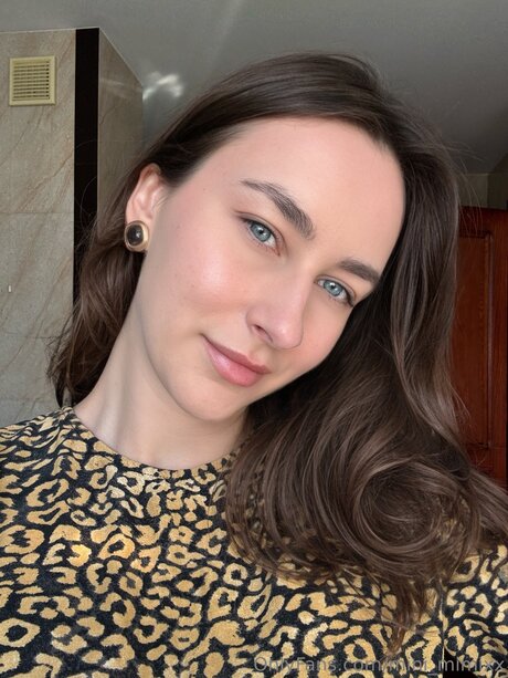 Mini Mimixx erwachsene akt foto