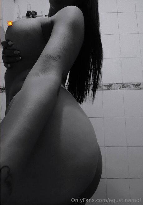 Agustinamof nackt pornografische galerie