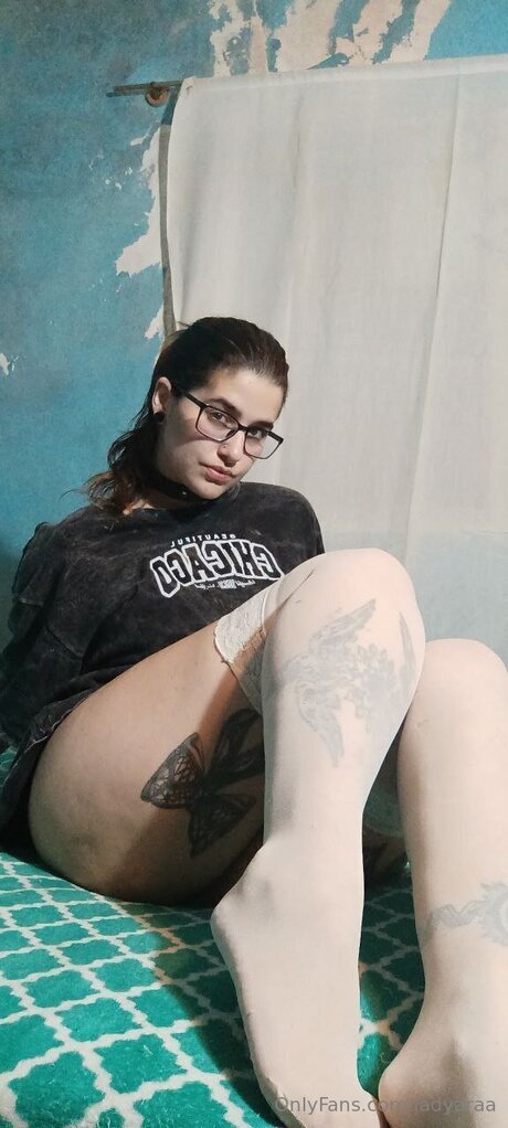 Ladyaraa top nette galerie