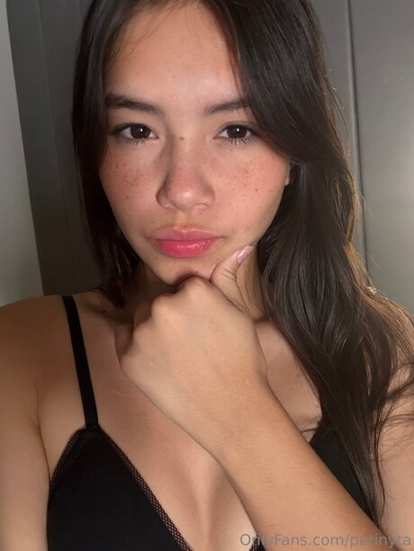 Petinyta nacktheit porno galerien