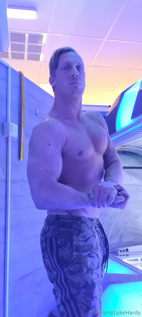 Lukehardy hd heiße galerien