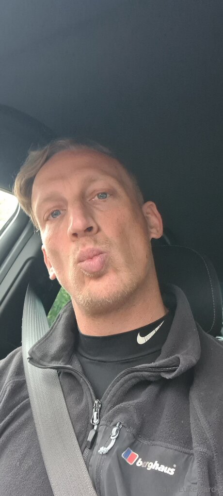 Lukehardy top pornographische foto