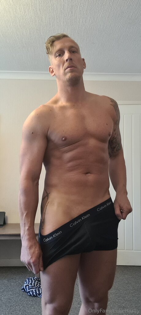 Lukehardy erotische hd foto