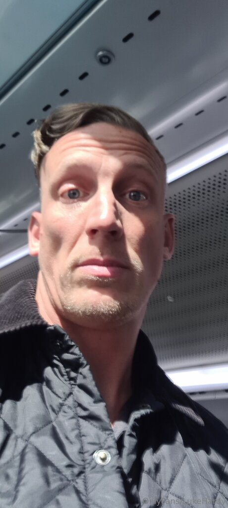 Lukehardy top sexy bild