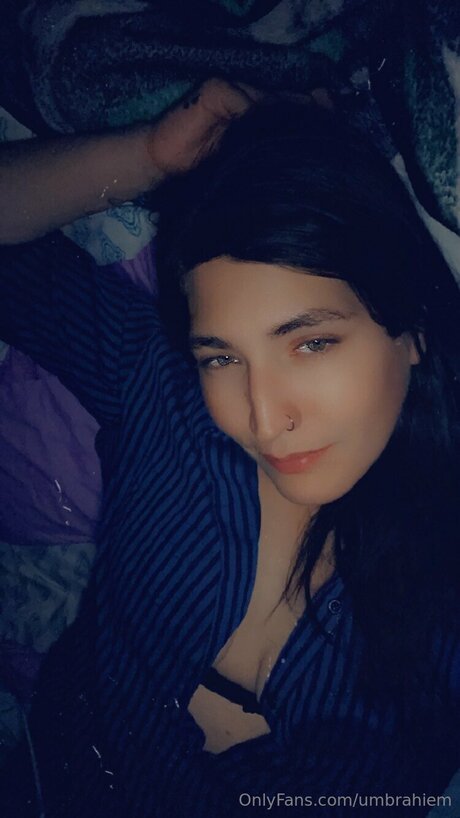 Umbrahiem nacktheit akt foto