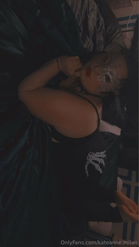 Kateanne Milan exklusive nacktheit galerie