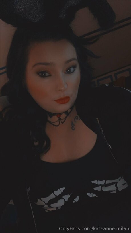 Kateanne Milan nacktheit akt foto