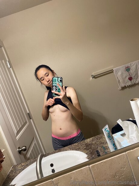 Kimchisnack schauspielerin sexy bild