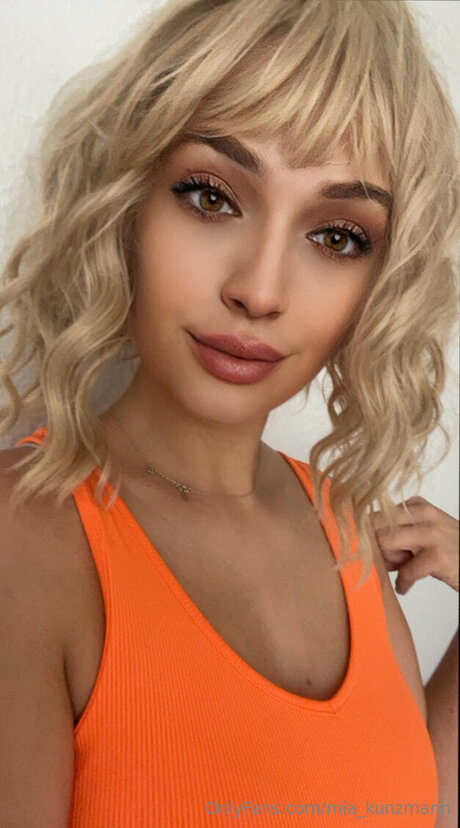 Mia Kunzmann kunst sex archiv