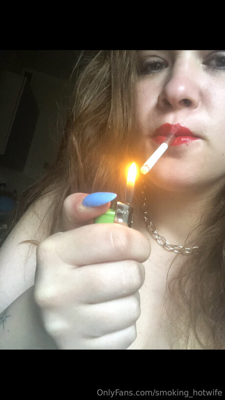 Smoking Hotwife erotische nackte archiv