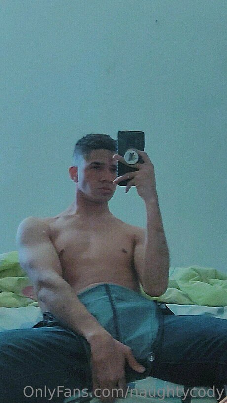 Naughtycody nackt erwachsene bild