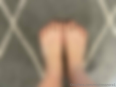 Thequeenspeach1 erwachsene heiße galerien