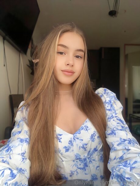 Lina Cherry pornostar akt fotos