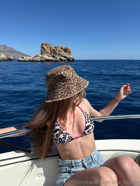 Lina Cherry hd akt galerien