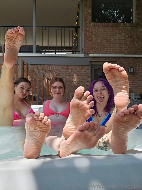 Mythicmaggiex top nackte galerie