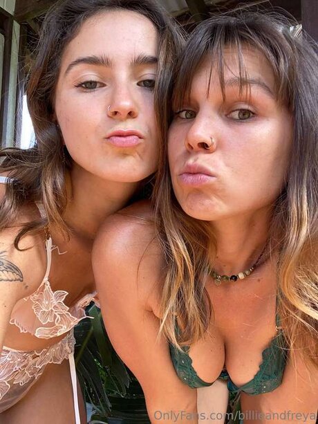 Billieandfreya heiße freie bild