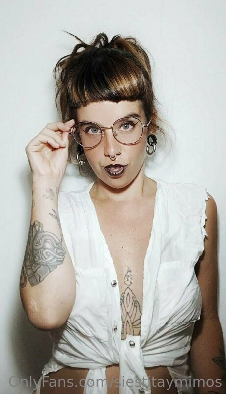 Siestitaymimos freie erwachsene fotos